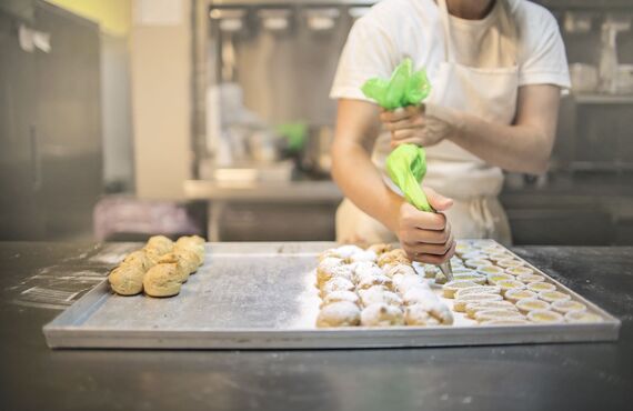 こだわりのシュークリームが人気の豊島区のお店 | 椎名町でケーキを買うならPatisserie HASUMI